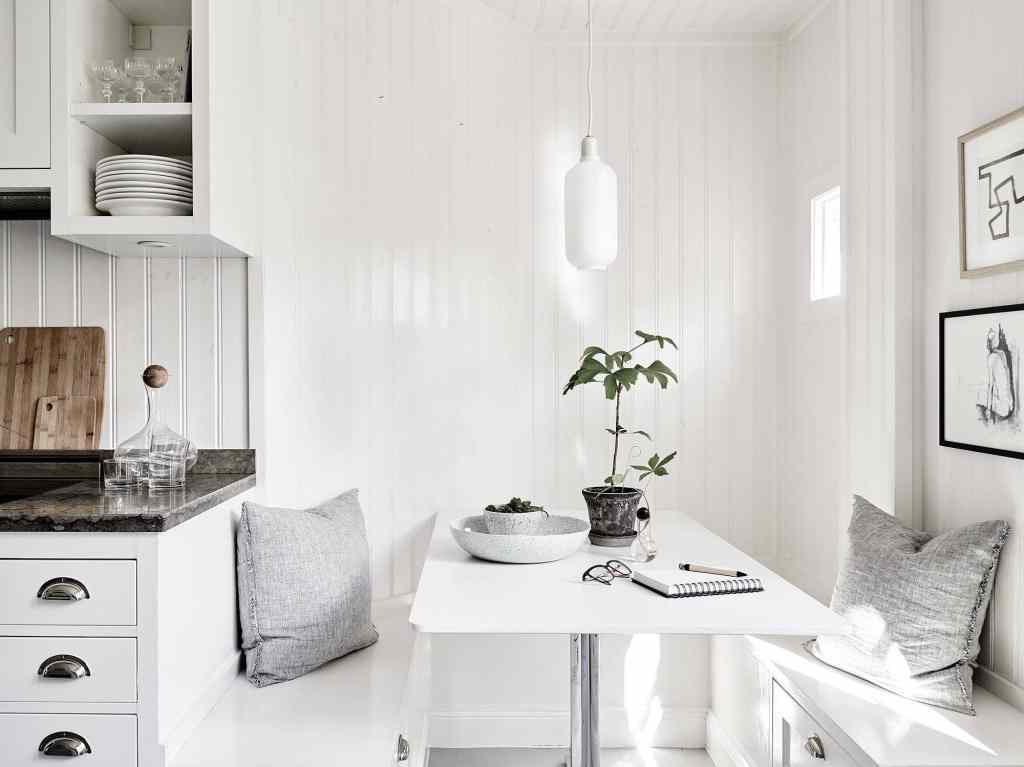 Bright home with a soft look - via Coco Lapine Design