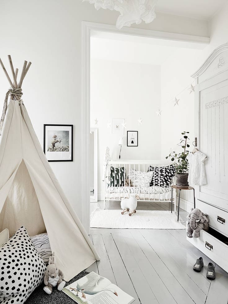 Bright home with a soft look - via Coco Lapine Design