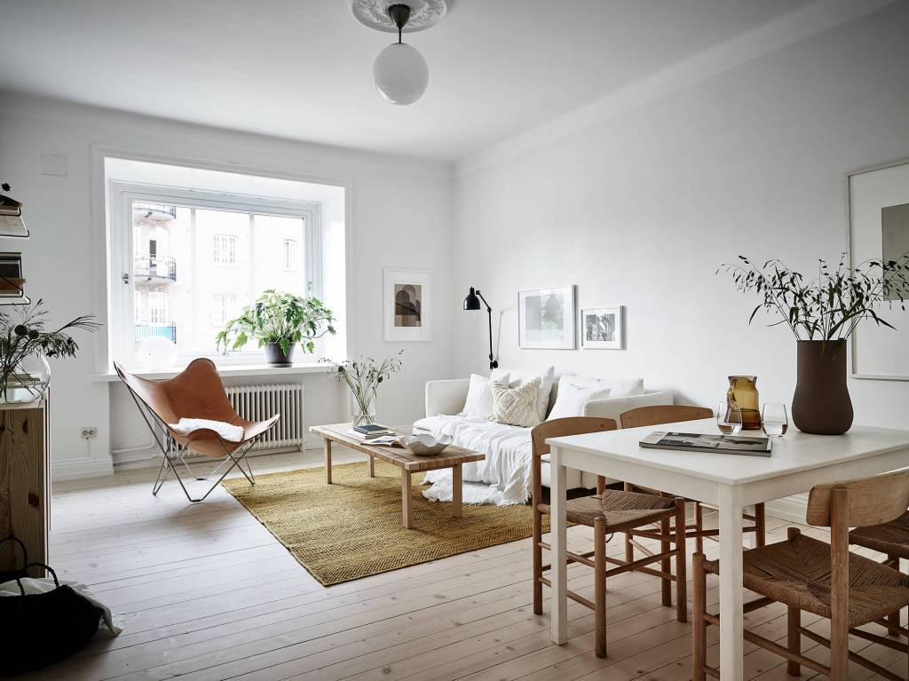 Beautiful home with warm colors - via Coco Lapine Design blog