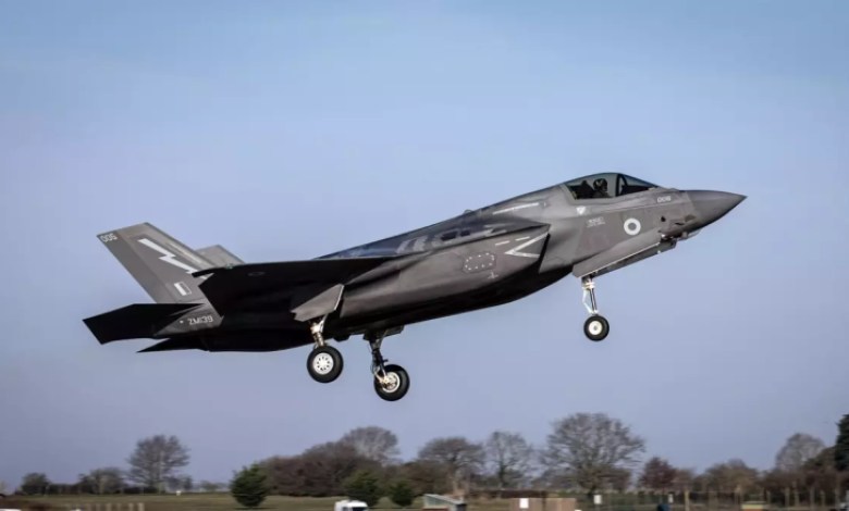 İngiltere’ye ait F-35 Japonya’da acil iniş yaptı İngiltere’ye ait F-35 Japonya’da acil iniş yaptı