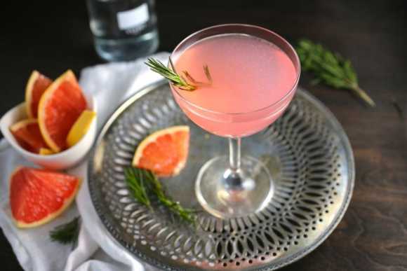 The French Tart (Grapefruit, St. Germain and Rosemary Cocktail)