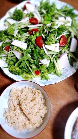 玄米ごはん＆水菜とカブのサラダ