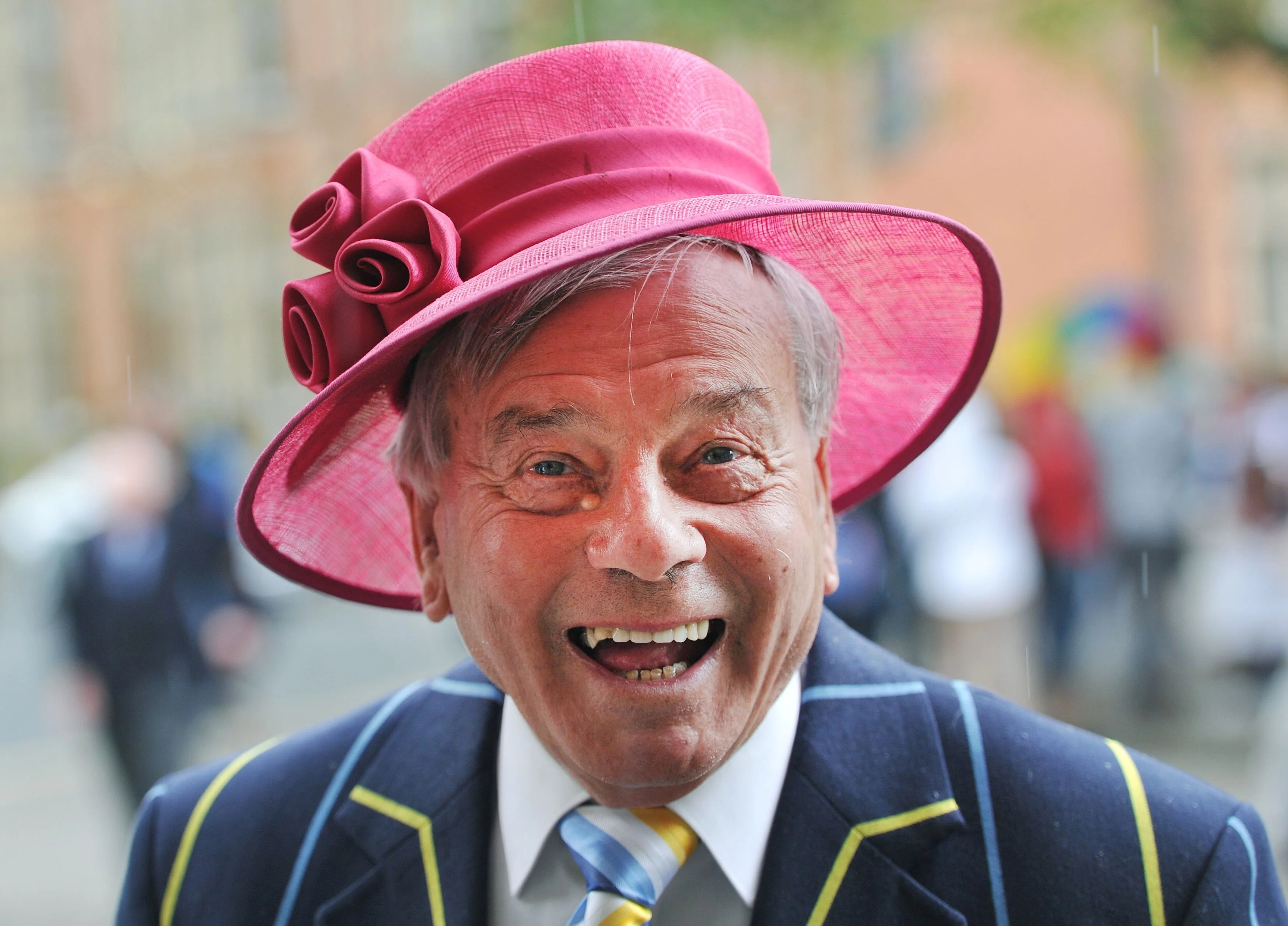 Dickie Bird: The magnetic umpire ‘married to cricket’ who was impossible to ignore Dickie Bird: The magnetic umpire ‘married to cricket’ who was impossible to ignore