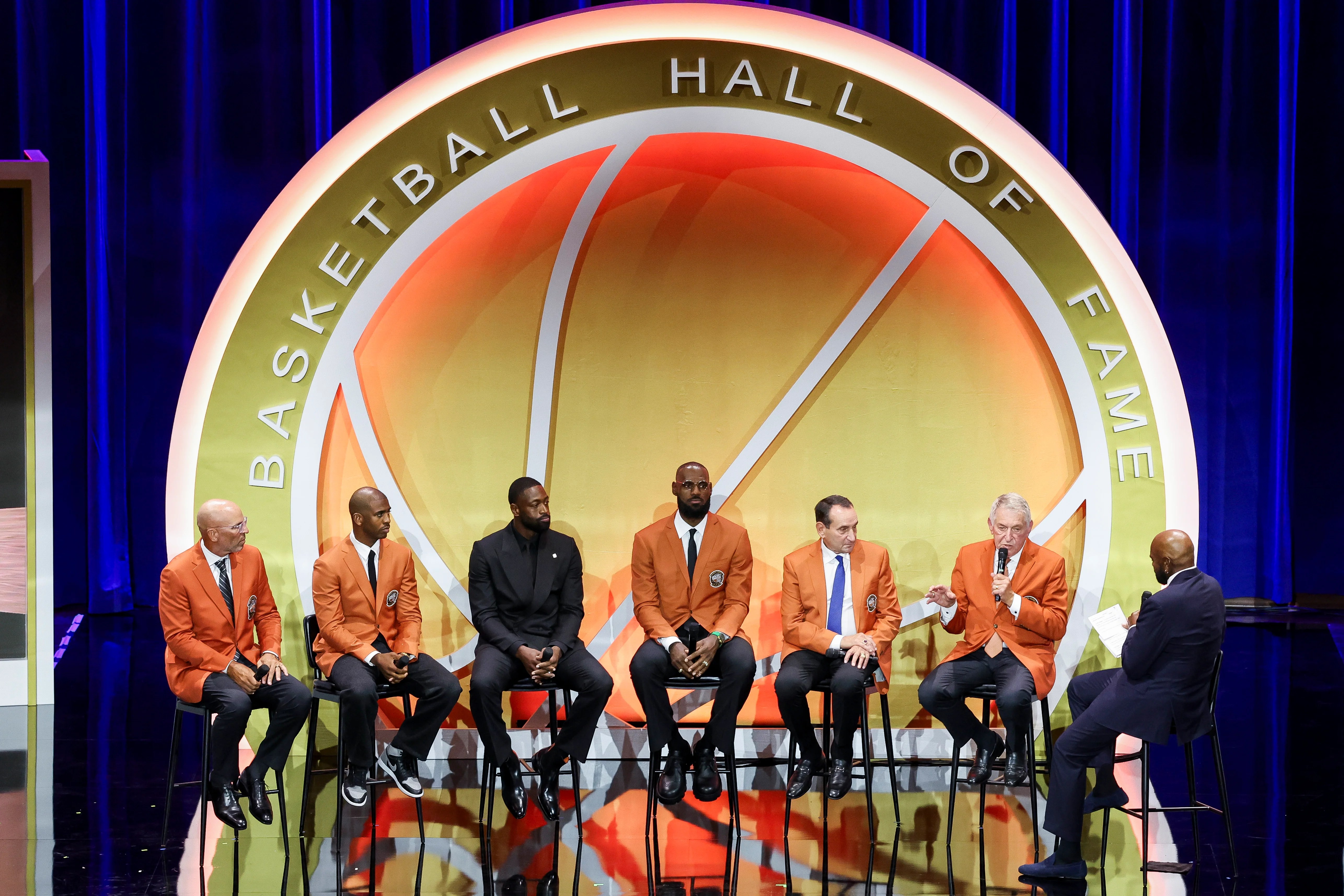 Marketing executive claims Basketball Hall of Fame rejected her for a job because it ‘does not hire women’ Marketing executive claims Basketball Hall of Fame rejected her for a job because it ‘does not hire women’