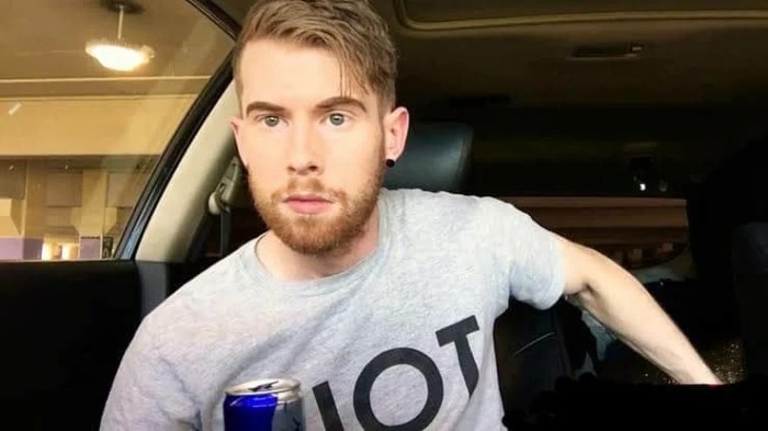 Brandon Farris Biography: Dating, Girlfriend, Child, Net Worth, Car ... Brandon farris wife