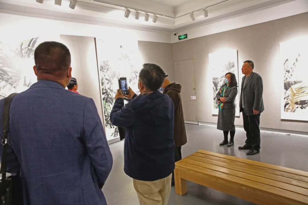 阳光下_大写意绘画展_周士钢