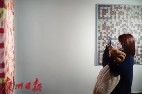 窥探的公众性:周虹艺术展在广东美术馆展出 窥探的公众性:周虹艺术展在广东美术馆展出