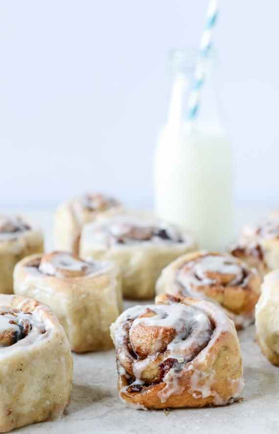 cinnamon-rolls-for-christmas-morning-blue-mountain-belle