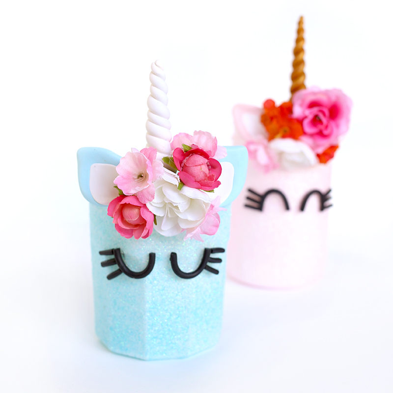 DIY Unicorn Mason Jars! Cute and easy kids craft idea! #diy #kidscraft #unicorndiy #unicorn #unicorntheme #unicorncraft