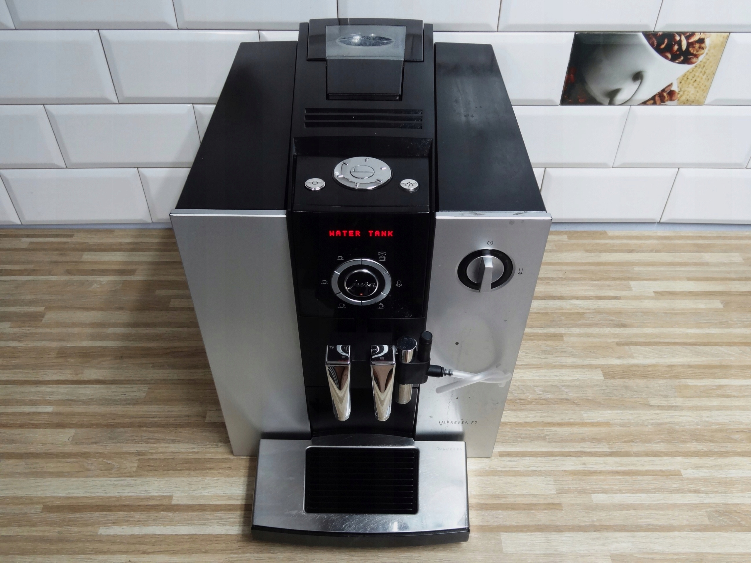 JURA IMPRESSA F7 EKSPRES AUTOMAT TYLKO 8100 KAW 7529134010