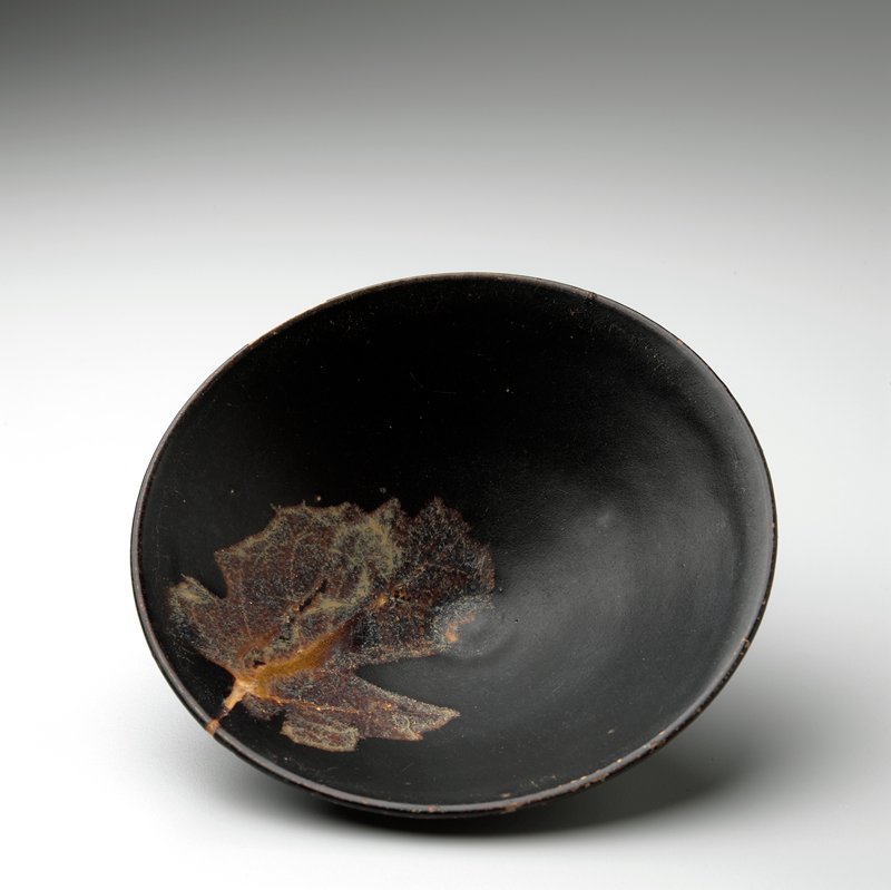 Teabowl with Leaf Decor, China Mia