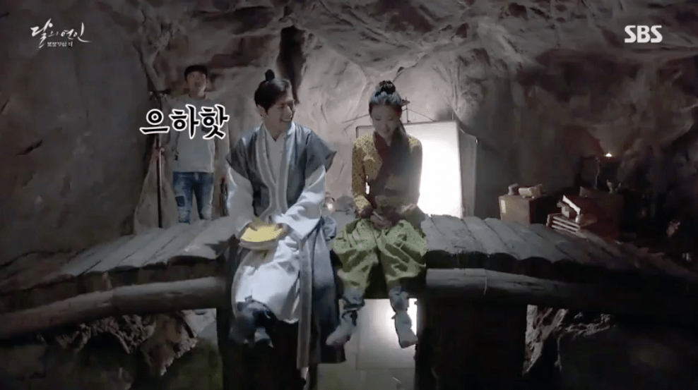 Watch "Scarlet Heart Goryeo" Shares Funny Bloopers And Cute Behind