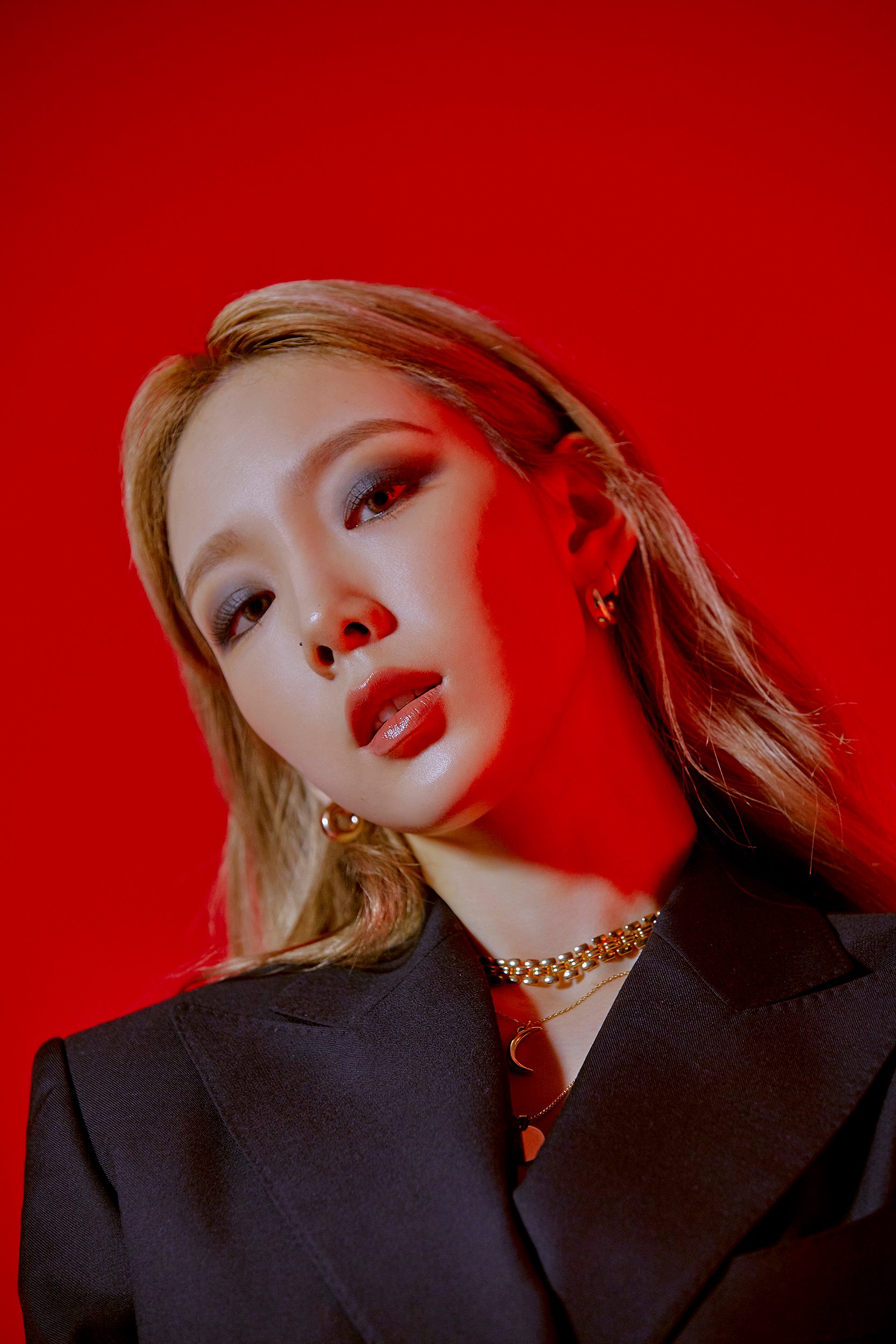 Update Girls’ Generation’s Taeyeon Sizzles In New Teasers For “Spark”