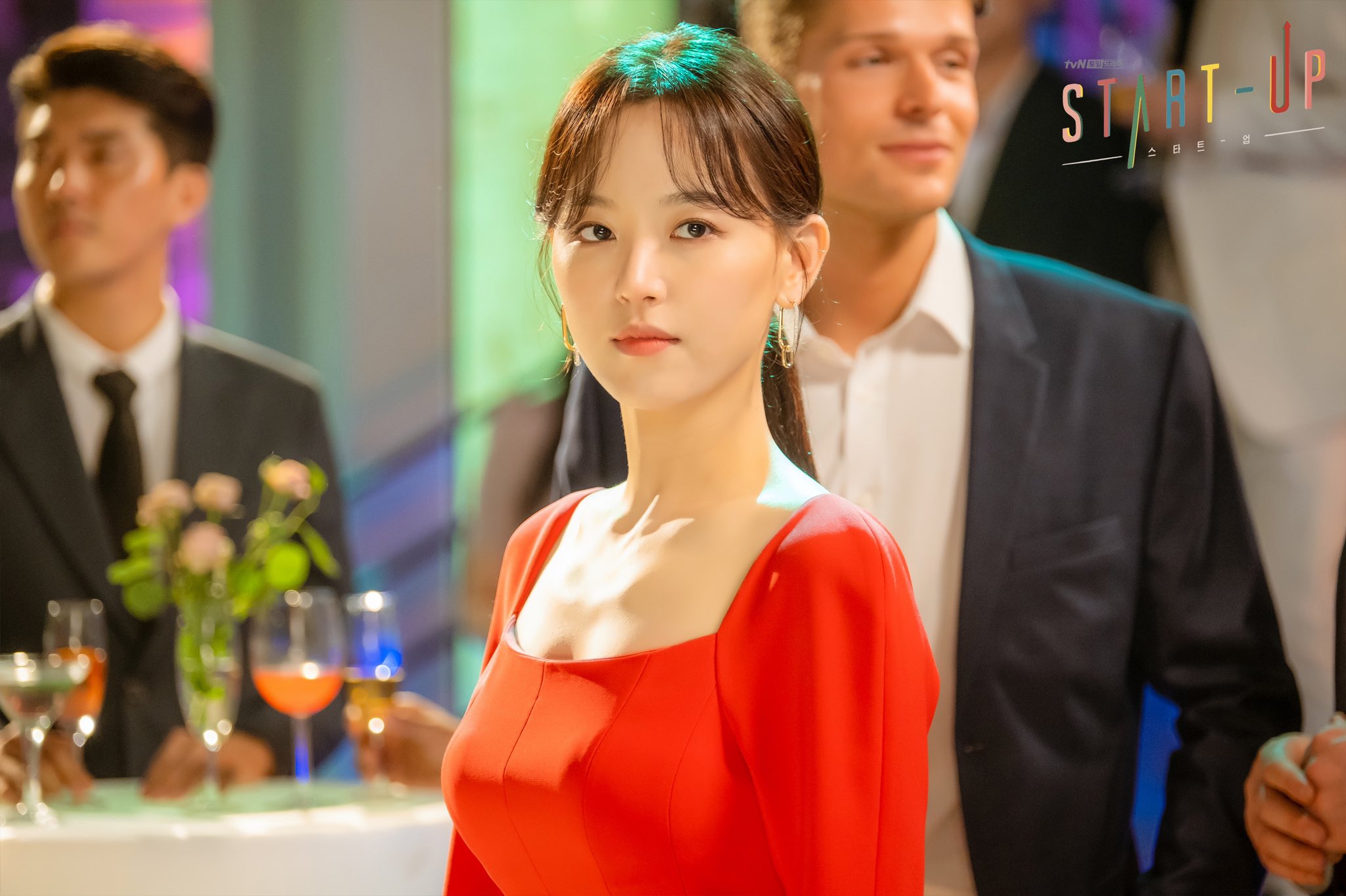 Suzy And Kang Han Na Are Totally Opposite Sisters In “StartUp