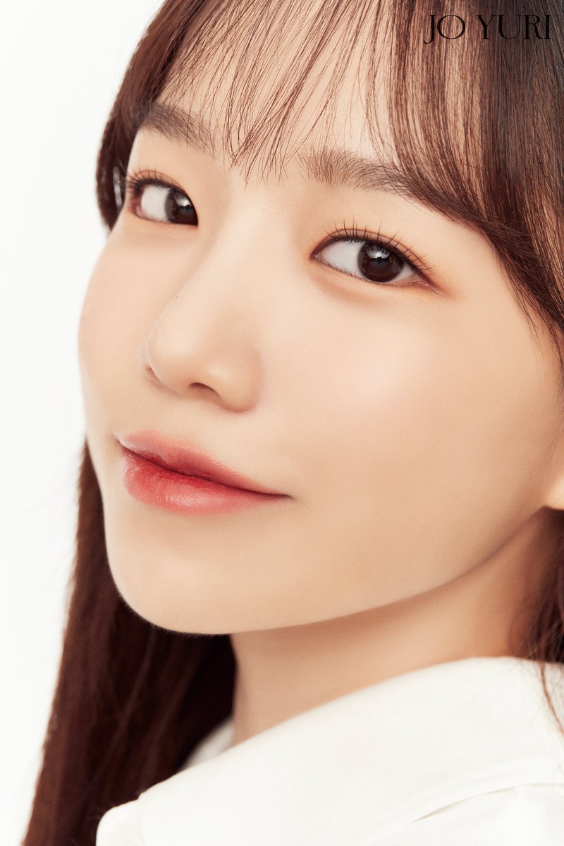 IZ*ONE’s Jo Yu Ri Opens Official Social Media Accounts + Unveils New