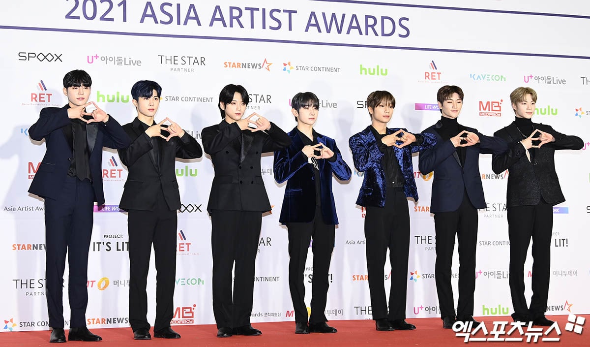 Stars Rock The Red Carpet For The 2021 Asia Artist Awards