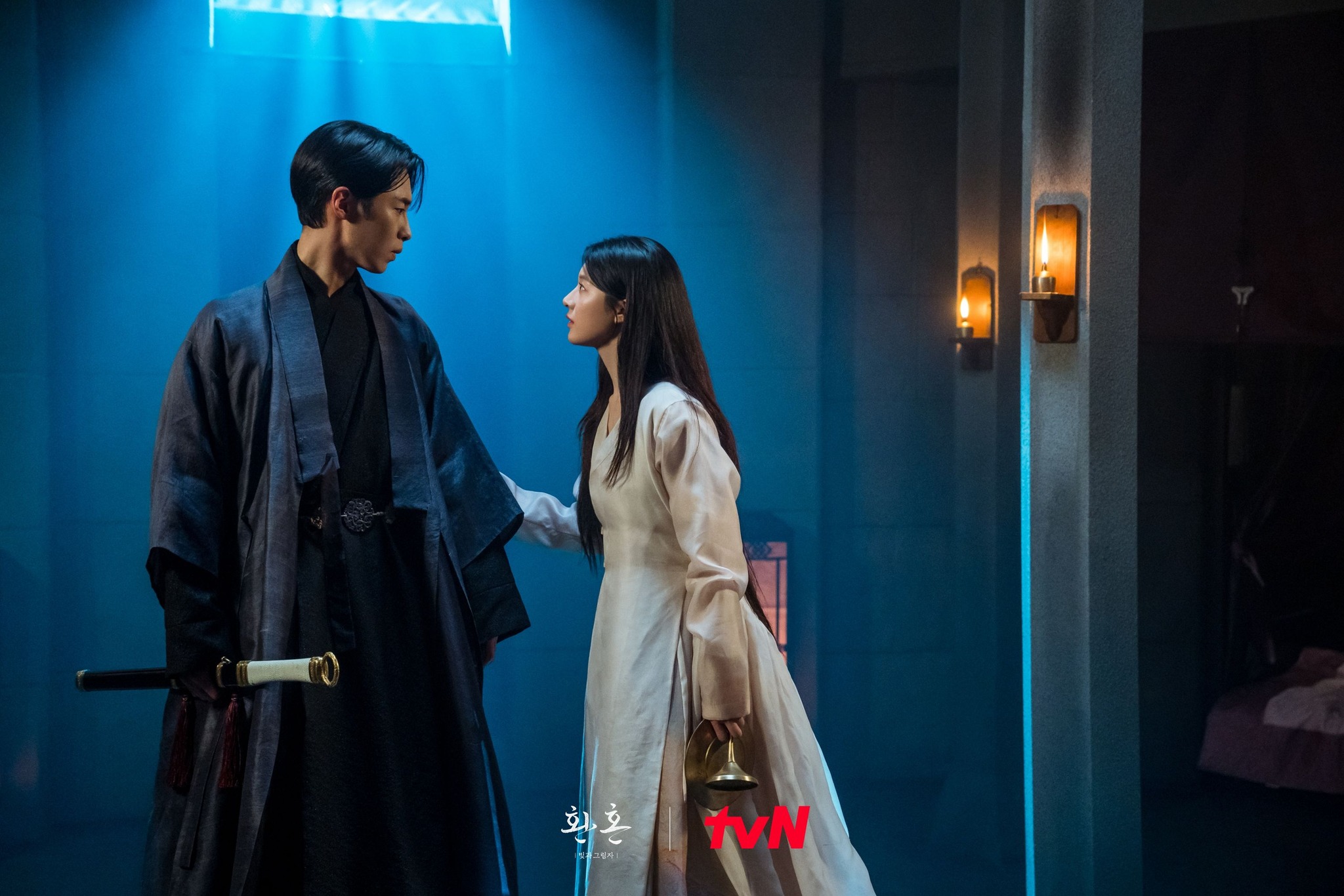 Lee Jae Wook Holds Go Yoon Jung Close In "Alchemy Of Souls Part 2" Soompi