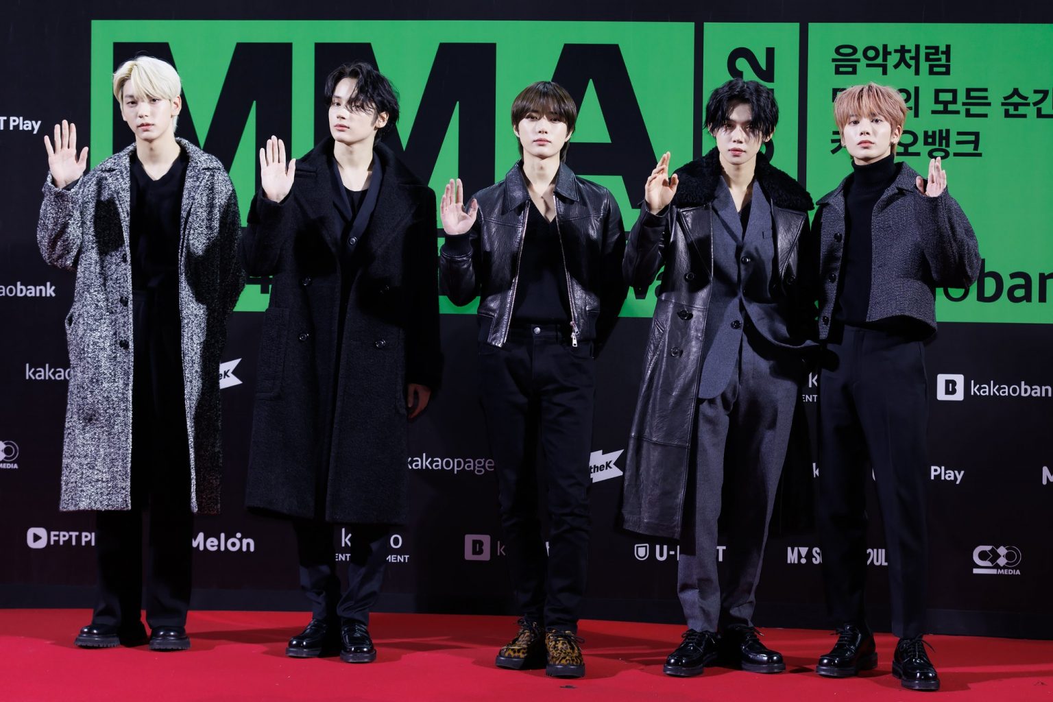 Las estrellas iluminan la alfombra roja de los Melon Music Awards 2022