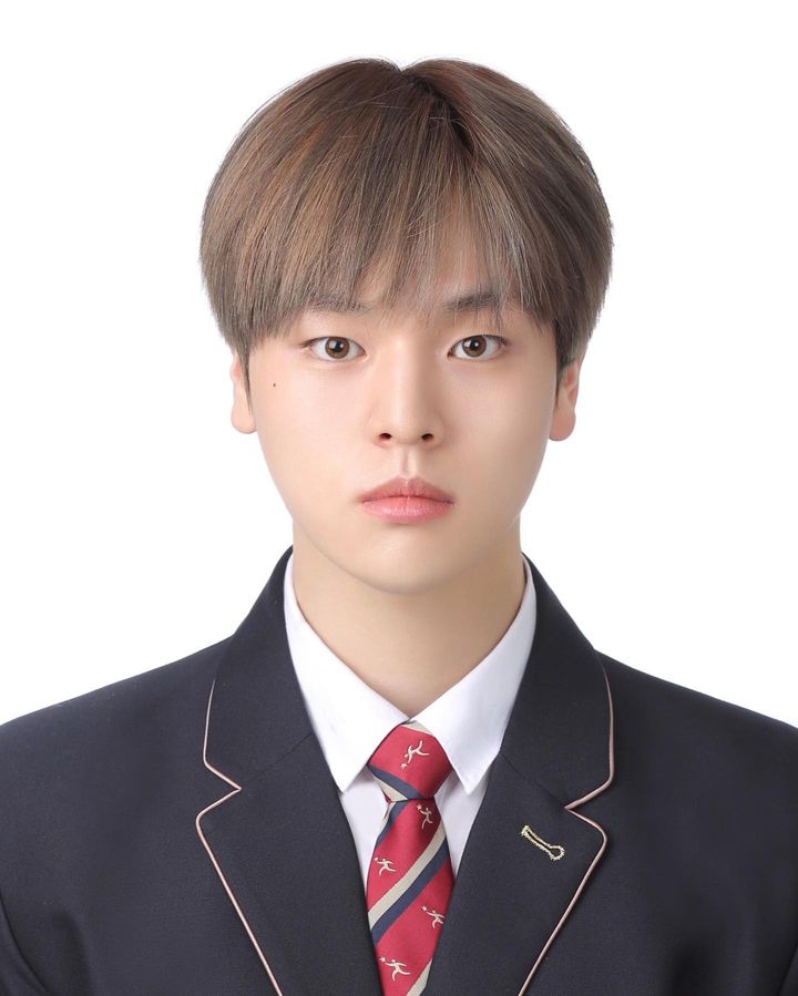 Stars Celebrate Their Middle School And High School Graduations