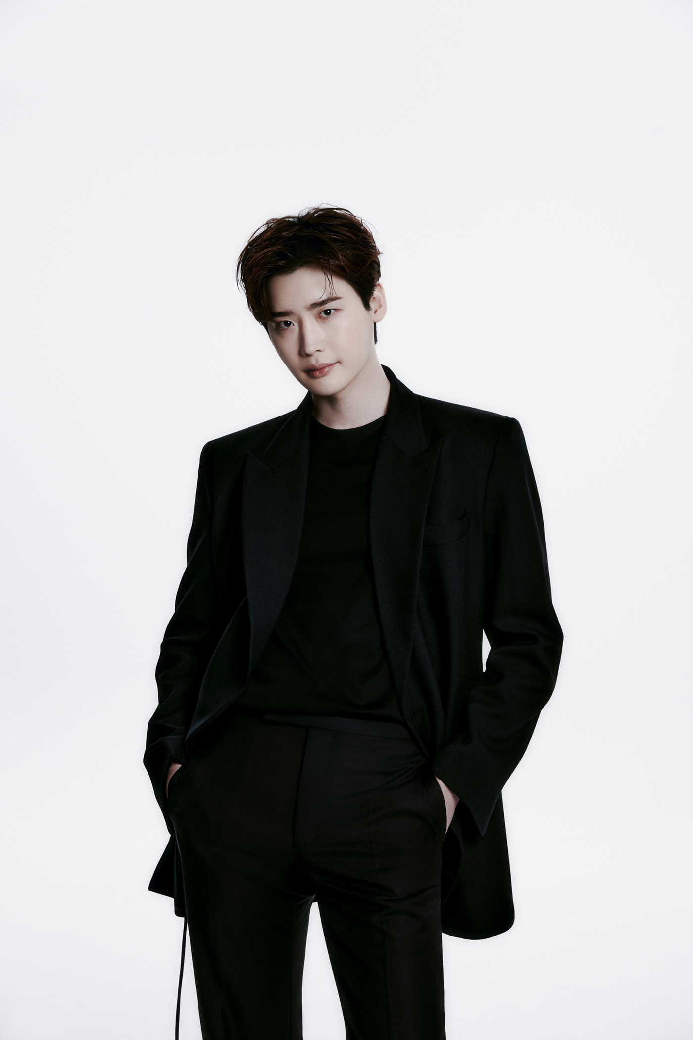Lee Jong Suk Signs With New Agency Soompi