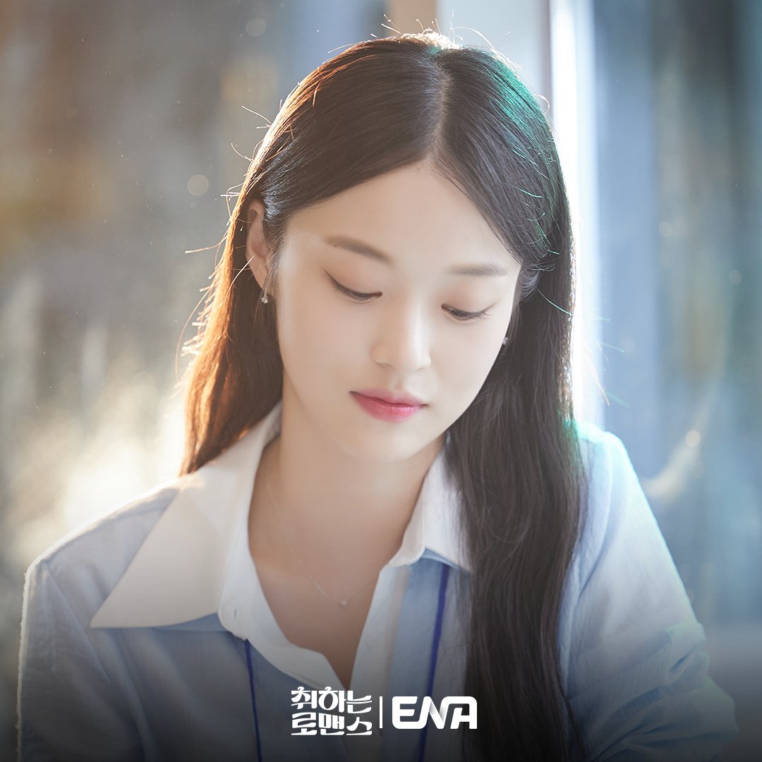 Shin Do Hyun Introduces Herself To Baek Sung Chul To Offer Business(01)