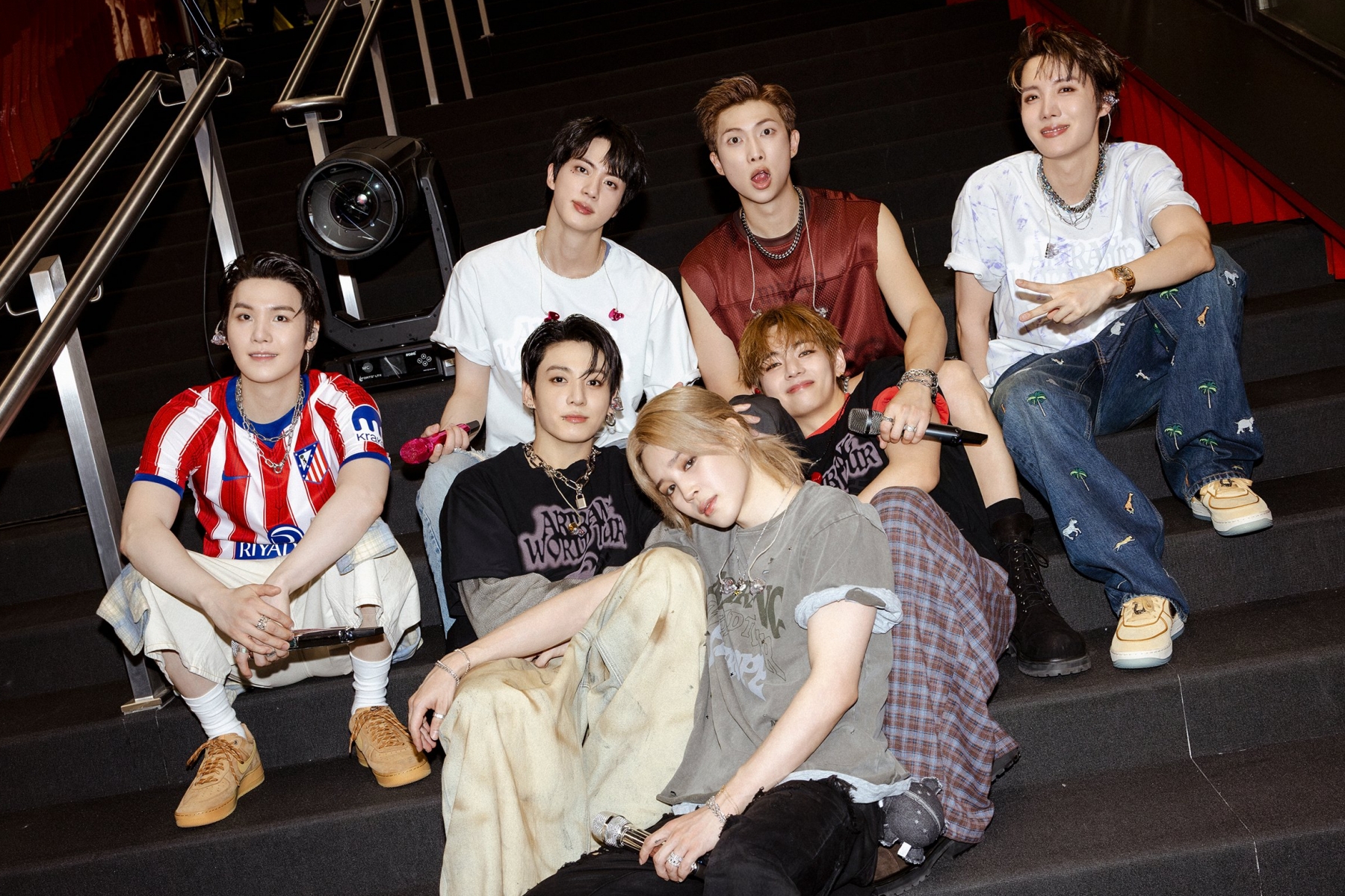 «ARIRANG» de BTS se convierte en el primer álbum de un artista coreano en pasar 12 semanas en el Top 10 del Billboard 200 «ARIRANG» de BTS se convierte en el primer álbum de un artista coreano en pasar 12 semanas en el Top 10 del Billboard 200