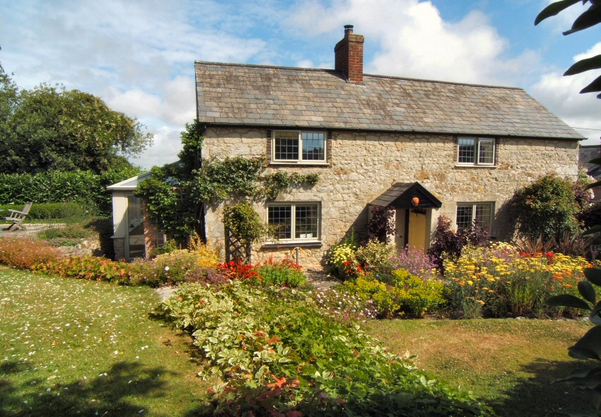 House with 3 bedrooms in Whitwell, Isle of Wight, £349,950 sold