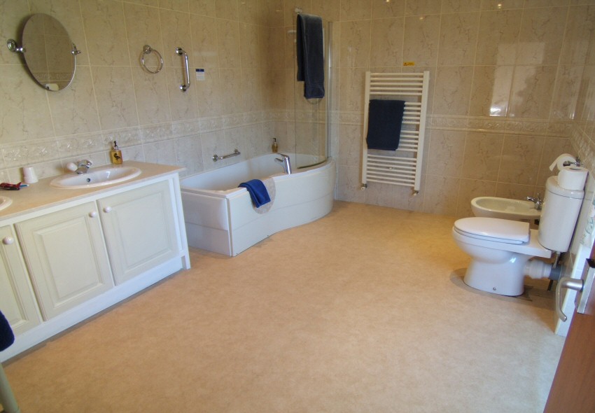 Property for sale 8 bedroom Commercial in Ventnor, Isle of Wight, £795,000