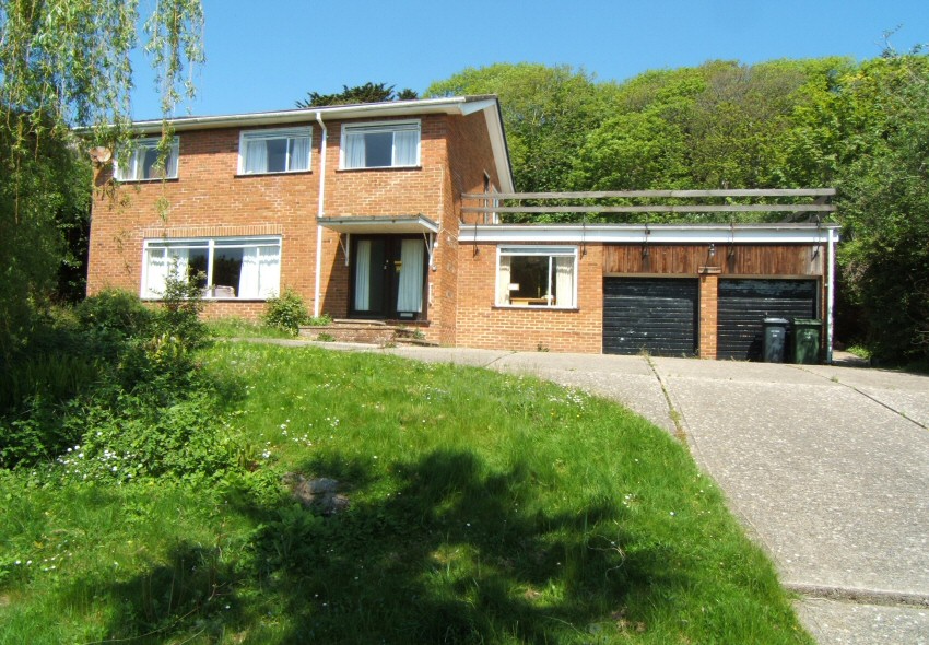 Property sold 3 bedroom House in St Lawrence, Isle of Wight, Guide Price £130,000