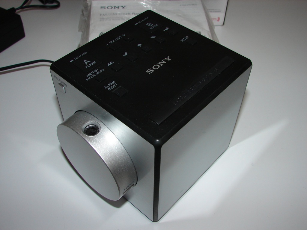 Radiobudzik SONY ICFC1PJ Projektor Ładowarka USB 7082001031