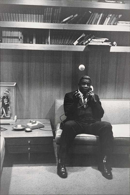 Jackie Robinson at Home in Connecticut, Garry Winogrand Mia