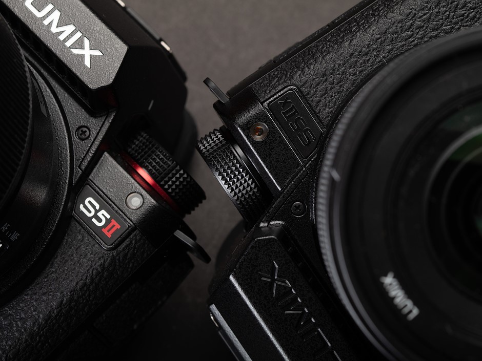 Panasonic Lumix S5 II vs S5 IIX what's the difference and which is