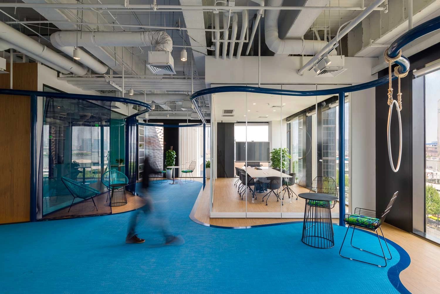 UNDERWATER OFFICE 100architects