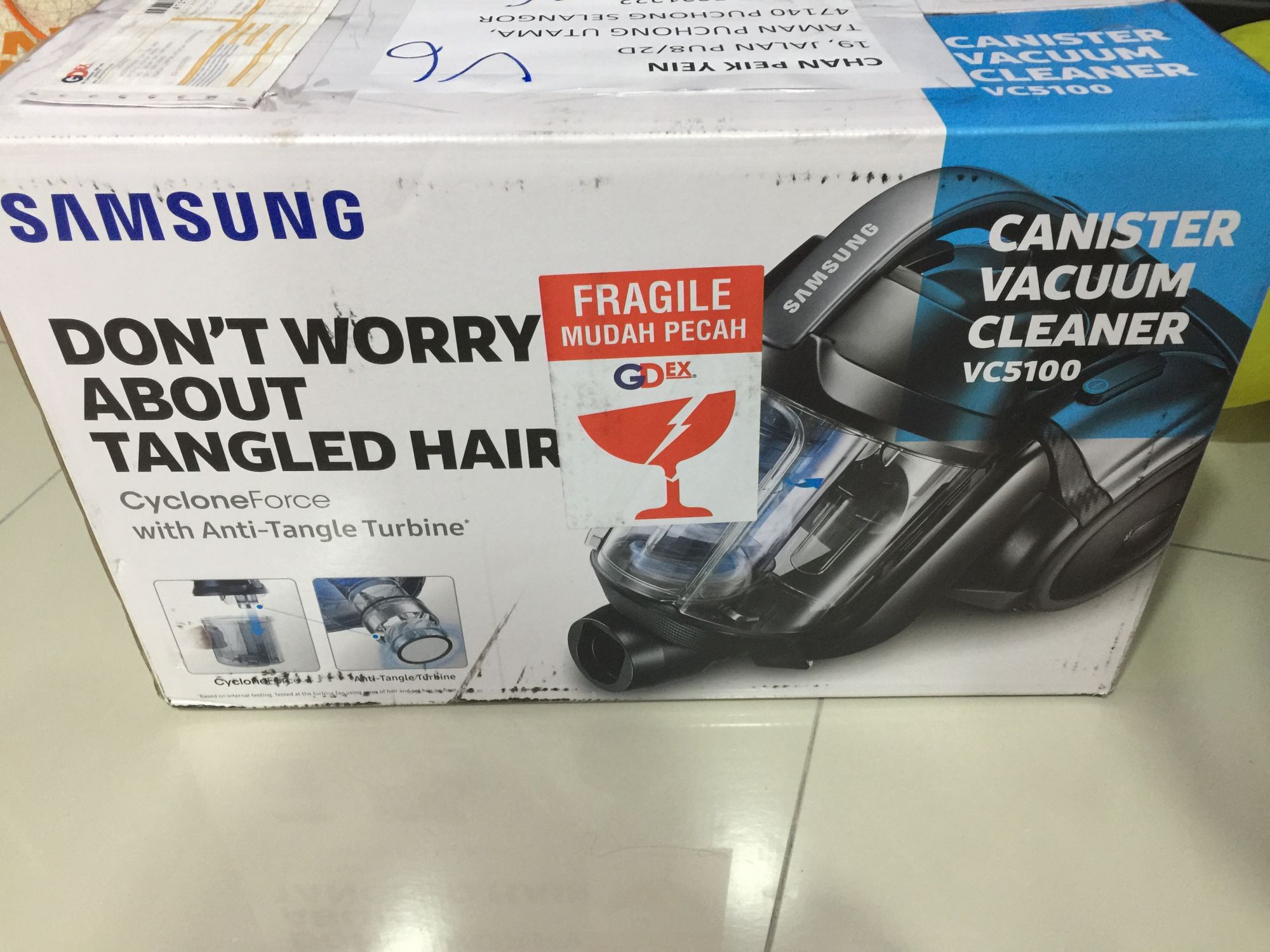 Samsung AntiTangle Turbine Vacuum Cleaner reviews tv kucing pecah
