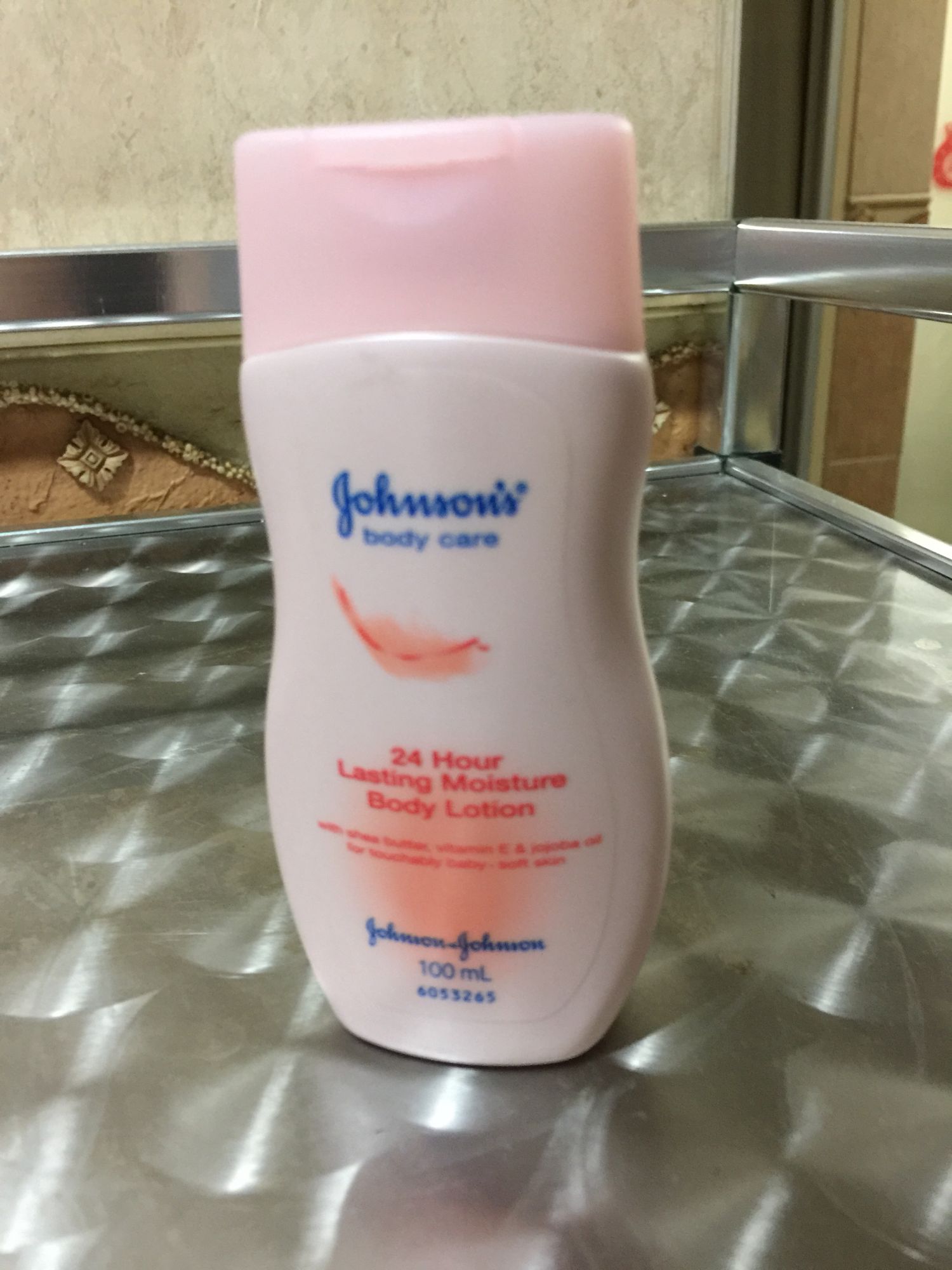 Johnson's Body Care 24 Hour Lasting Moisture Body Lotion reviews