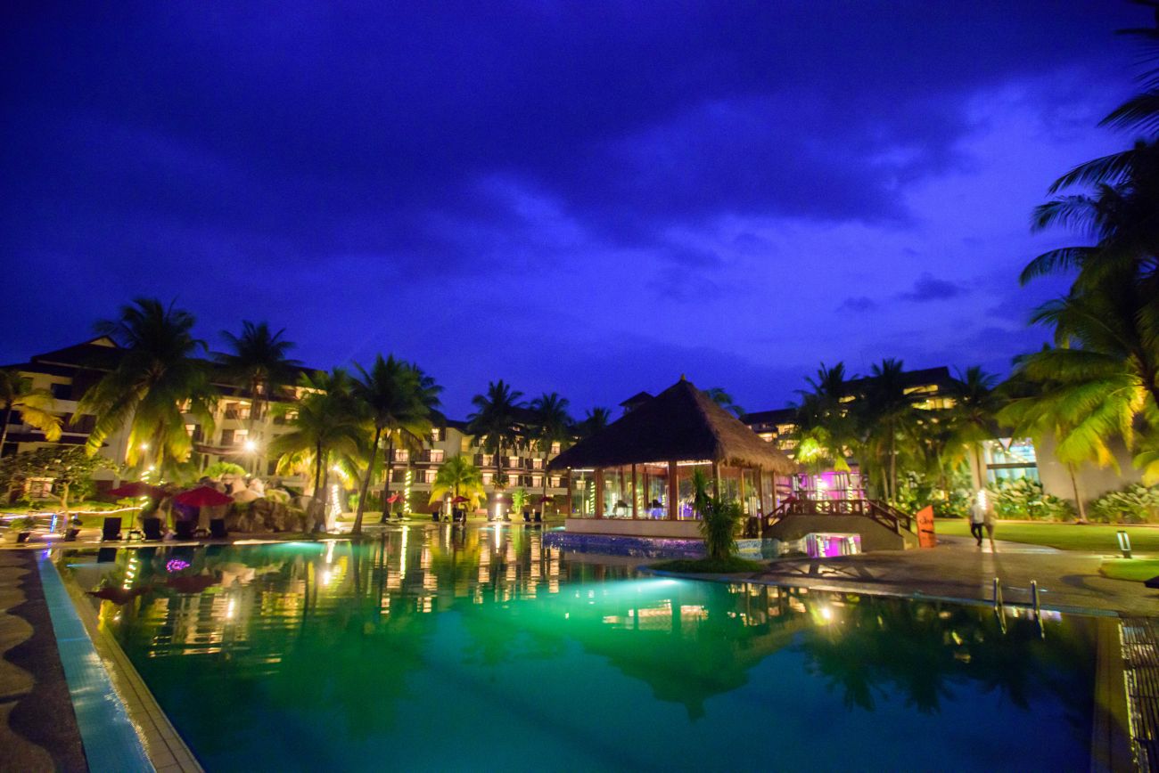 ENTER A WORLD OF RELAXATION AND TRANQUILITY WITH SAND & SANDALS DESARU