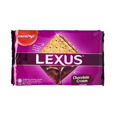Munchy's Lexus Chocolate Cream Sandwich Reviews