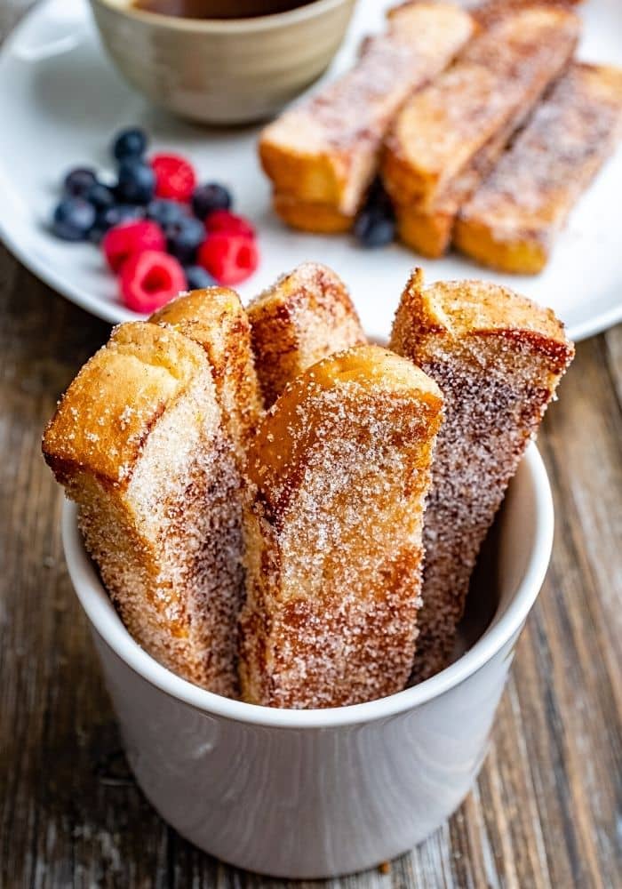 Homemade French Toast Sticks l 100KRecipes