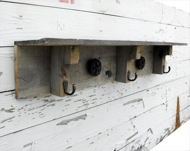 8 Tips for Using Pallet Shelves with Hooks 101 Pallets