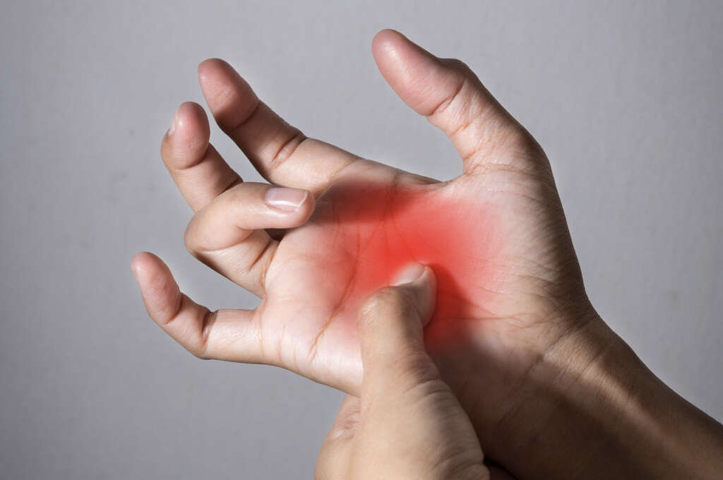 'Trigger finger' stuck in bent position may be a sign of diabetes