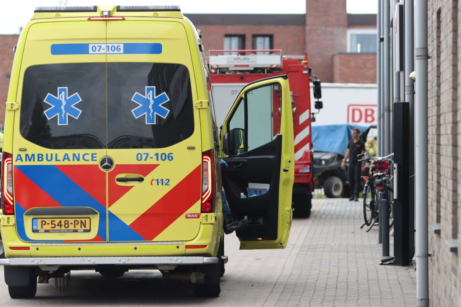 Medewerkers Quadwinkel Barneveld ademen rook in van brandende accu