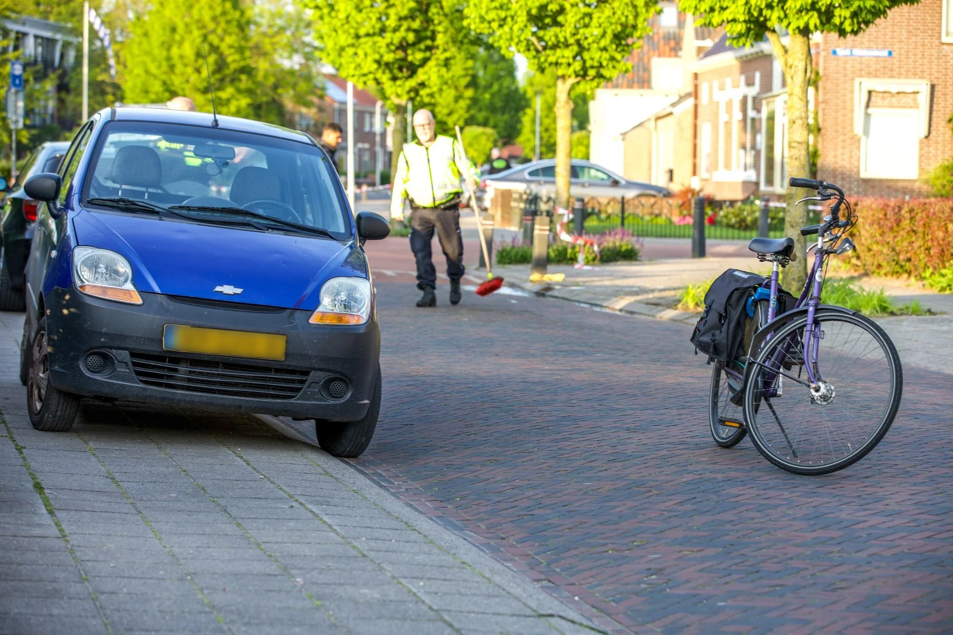 Fietser gewond na botsing met auto Wolvega 112 Fryslân