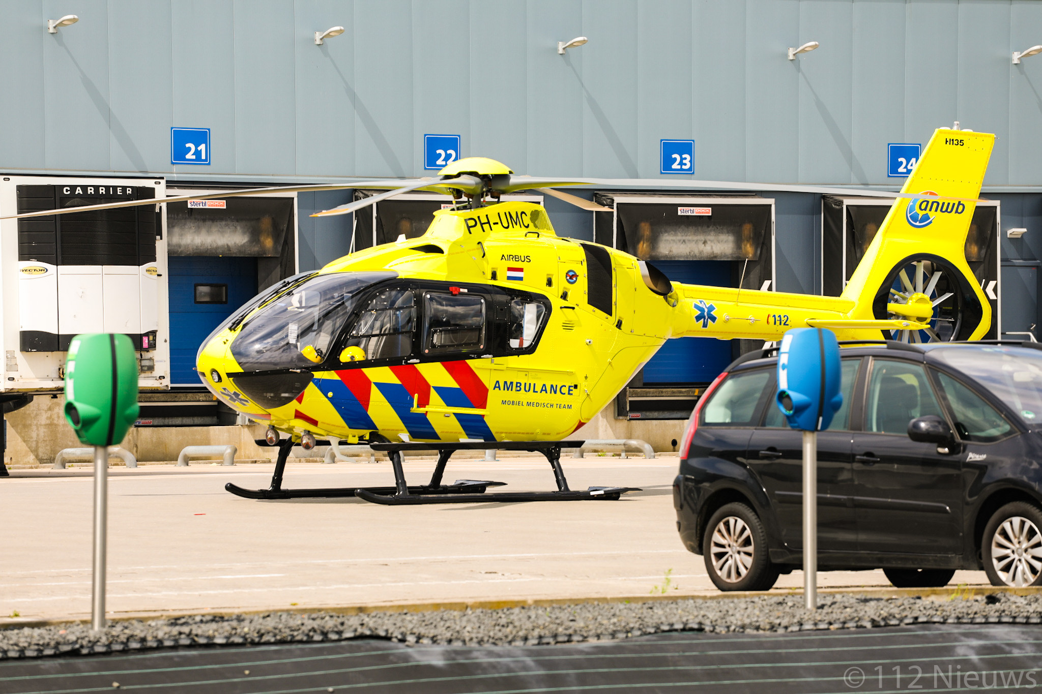Wielrenner ernstig gewond na aanrijding op bedrijventerrein de #Ecofactorij in #Apeldoorn #Traumaheli @Traumaheli_NL @TraumaheliMMT  .