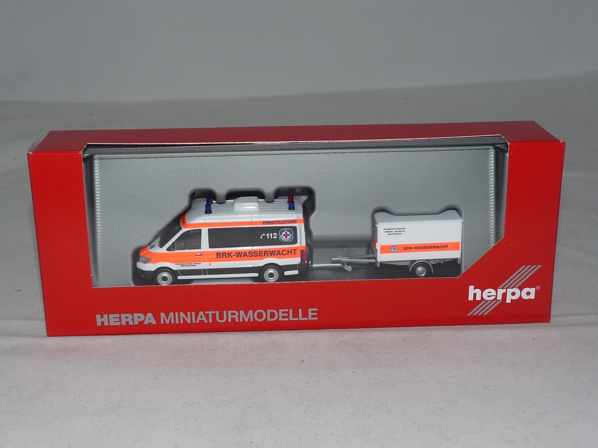 herpa 096096 MAN TGE Bus HD mit Anhänger BRK Wasserwacht Amberg