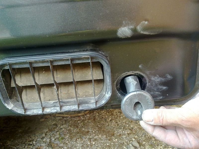 C4 100/S4 and A6/S6 Sunroof Drain locations and hints on clearing them