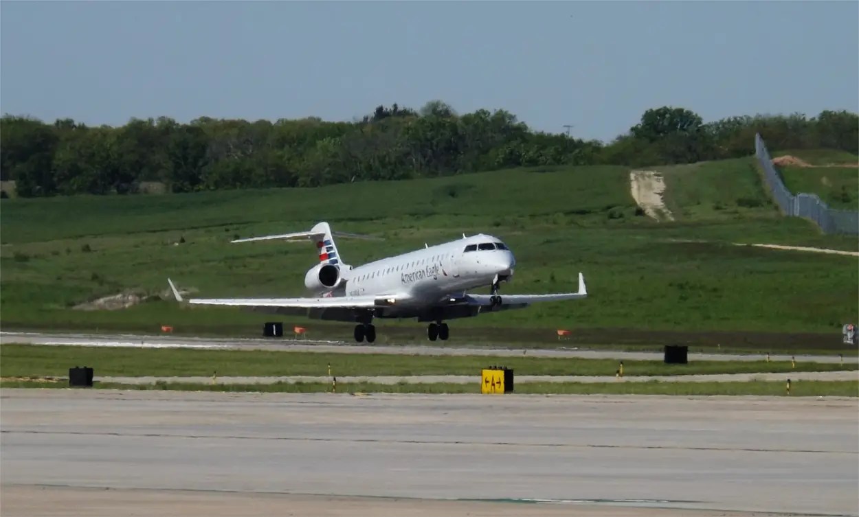 Proposed subsidy for Salina flights to Chicago concern MHK airport