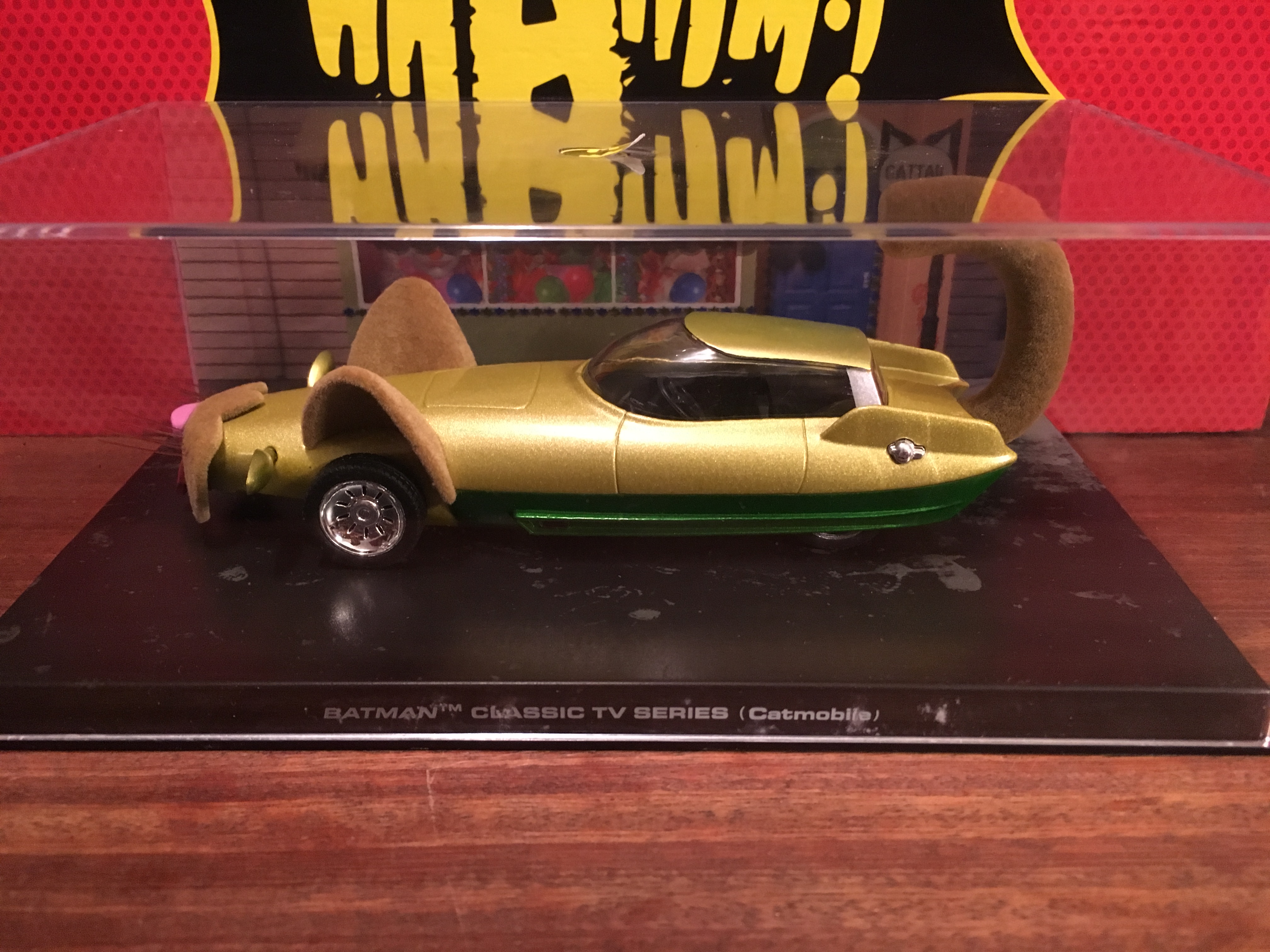 REVIEW The Eaglemoss BATMAN ’66 CATMOBILE 13th Dimension, Comics