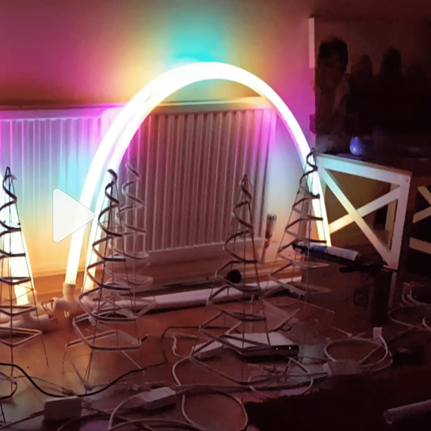 141.rocks Christmas lights to music for charity