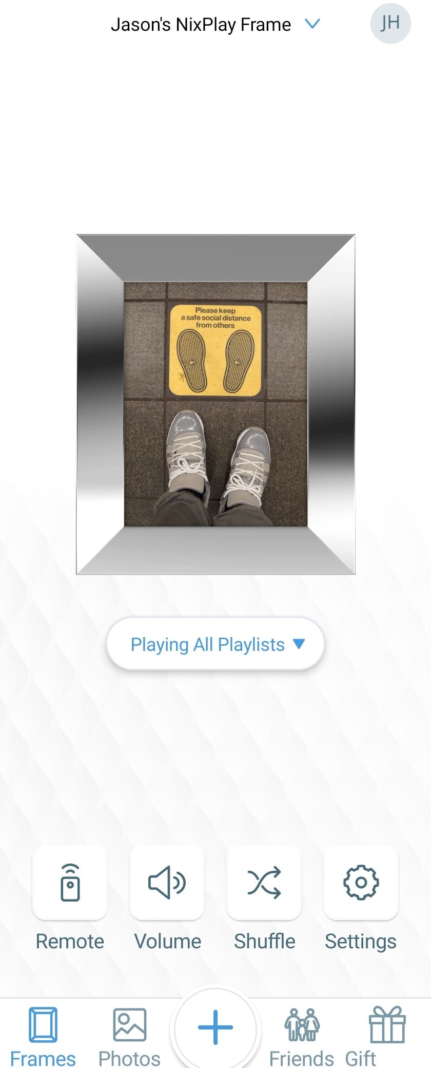 Nixplay 9.7 Inch 2K Smart Digital Picture Frame Detailed Photo