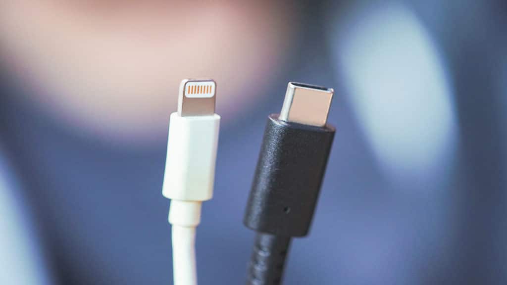 Battle of the reversibles USBC vs Lightning connector
